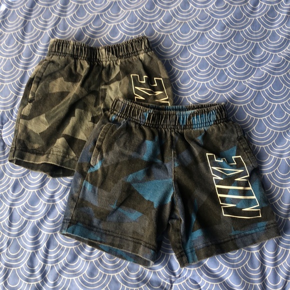 Nike Shorts - Picture 1 of 4